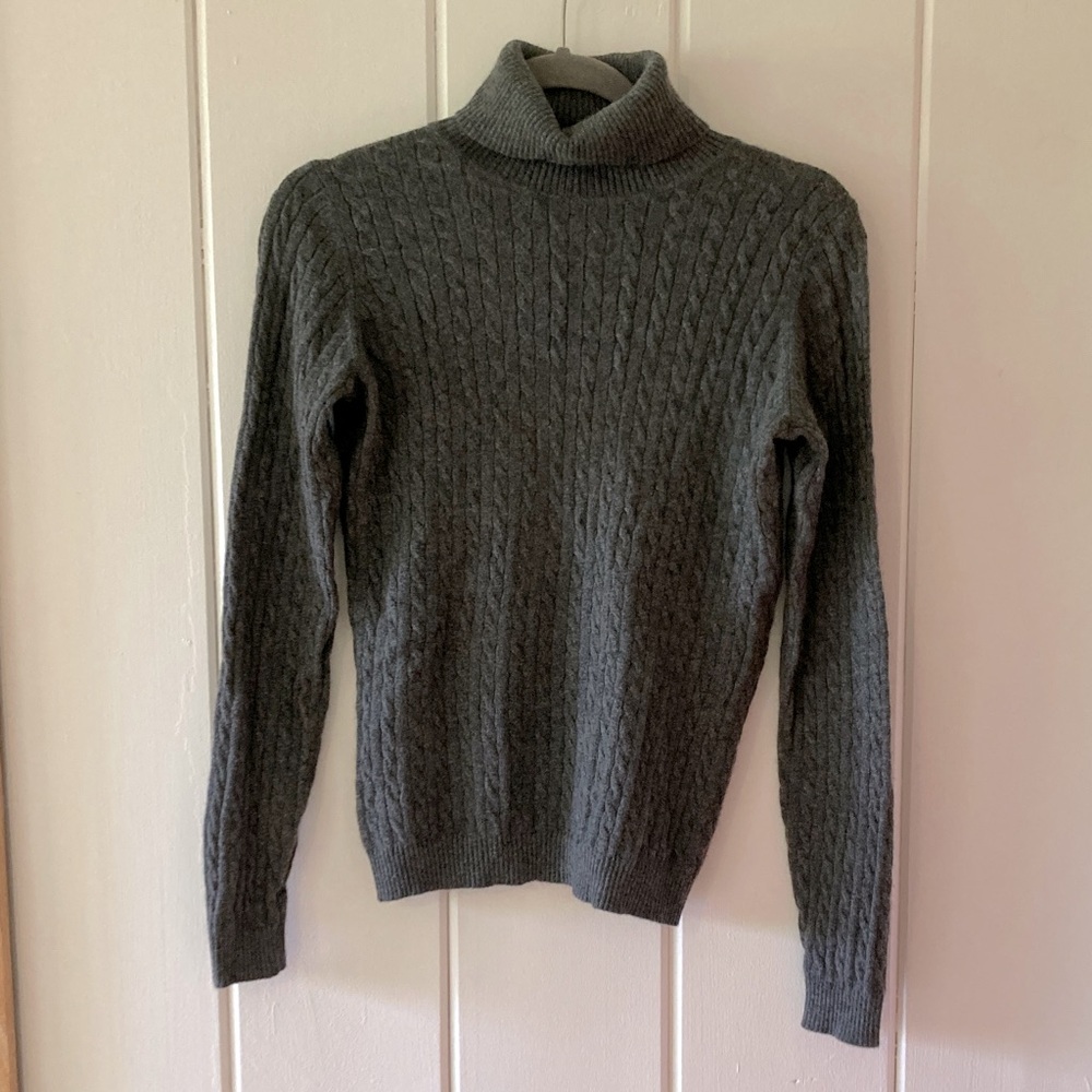 Cashmere turtleneck 2ply cableknit made for R. Derwin boutique